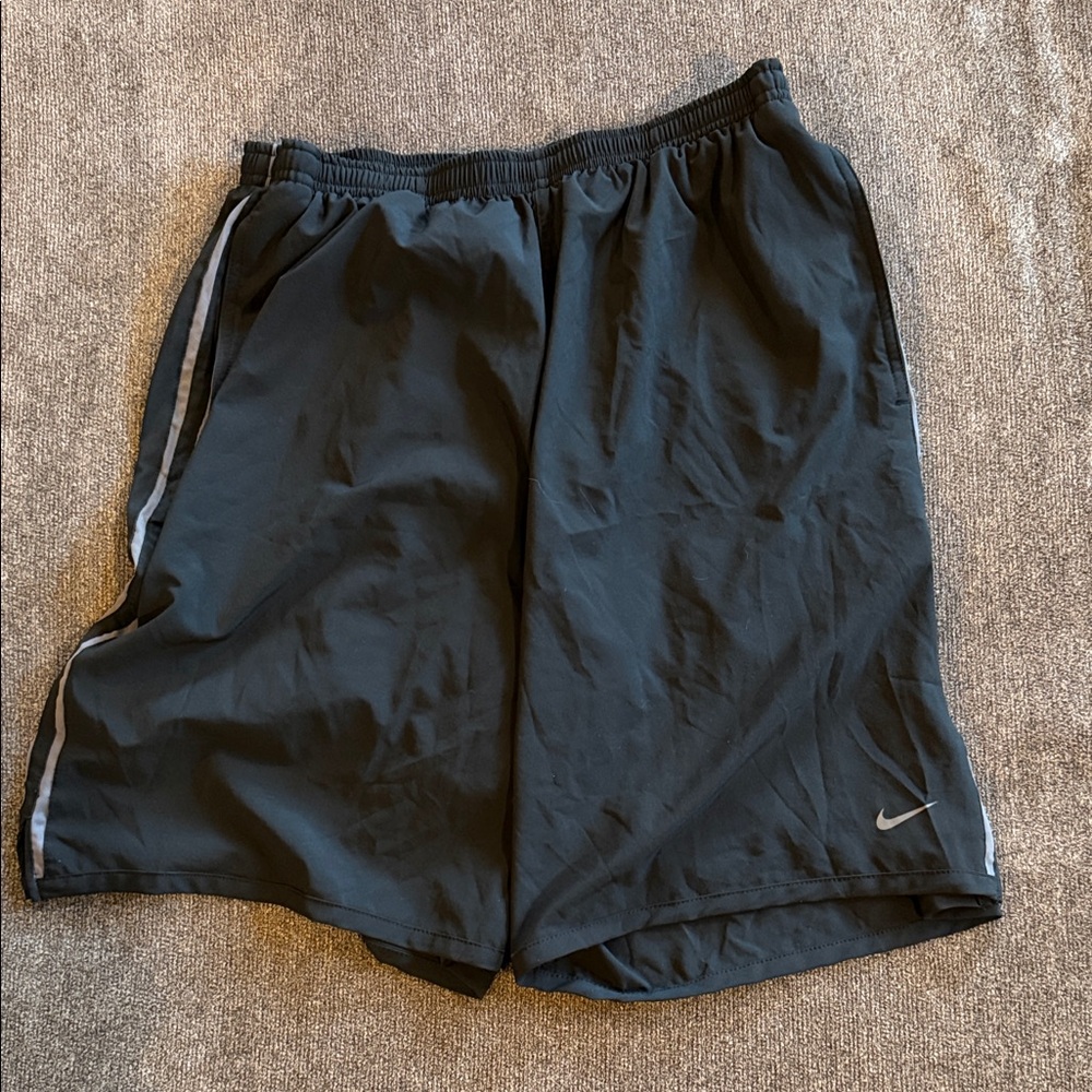Men's Nike Athletic Shorts Size L